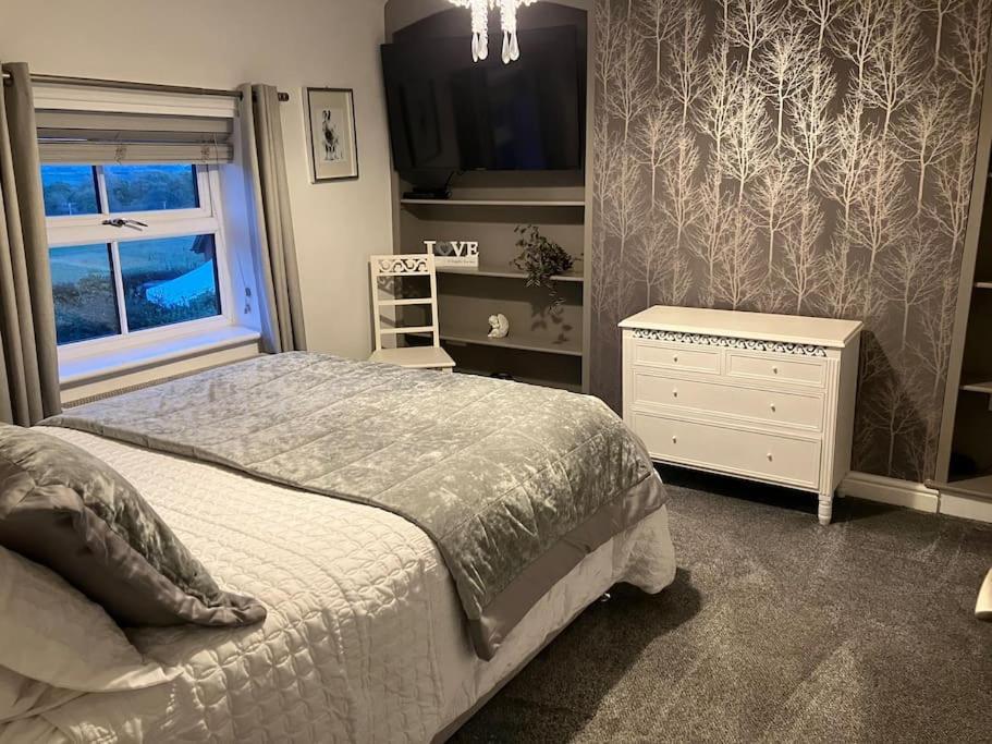 Woodbine Cottage-Part Of Alton Cottages Экстерьер фото